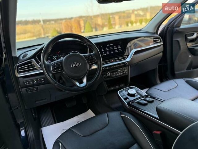 Синий Киа Niro, объемом двигателя 0 л и пробегом 78 тыс. км за 20950 $, фото 85 на Automoto.ua