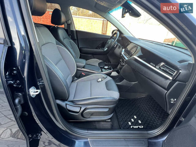 Синий Киа Niro, объемом двигателя 0 л и пробегом 92 тыс. км за 18799 $, фото 50 на Automoto.ua