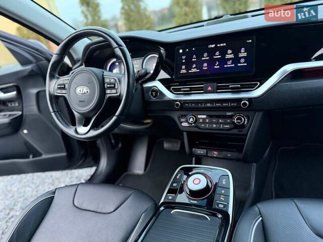 Синій Кіа Niro, об'ємом двигуна 0 л та пробігом 81 тис. км за 19350 $, фото 75 на Automoto.ua