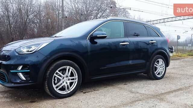 Синий Киа Niro, объемом двигателя 0 л и пробегом 137 тыс. км за 19470 $, фото 5 на Automoto.ua
