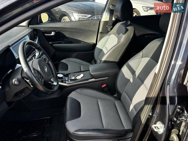 Синий Киа Niro, объемом двигателя 0 л и пробегом 76 тыс. км за 19999 $, фото 16 на Automoto.ua