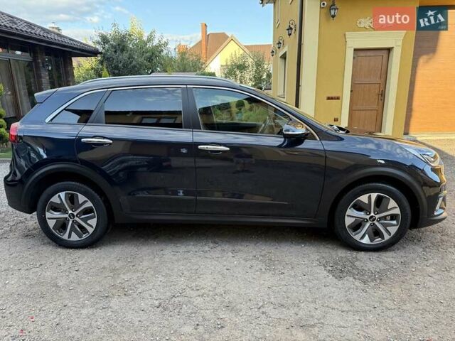 Синий Киа Niro, объемом двигателя 0 л и пробегом 138 тыс. км за 18350 $, фото 9 на Automoto.ua