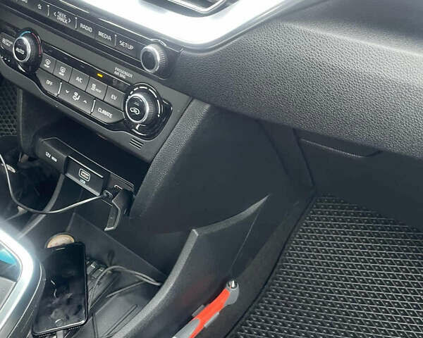 Синий Киа Niro, объемом двигателя 0 л и пробегом 155 тыс. км за 18500 $, фото 34 на Automoto.ua