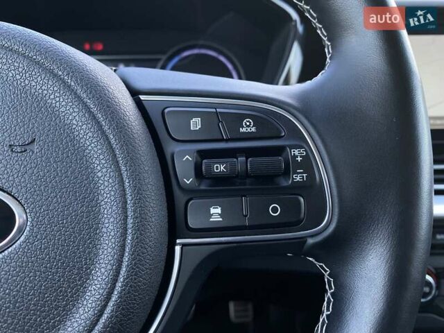 Киа Niro 2020 в Львове на Automoto.ua Синий Киа Niro, объемом двигателя 0 л и пробегом 48 тыс. км за 23700 $, фото 4 на Automoto.ua