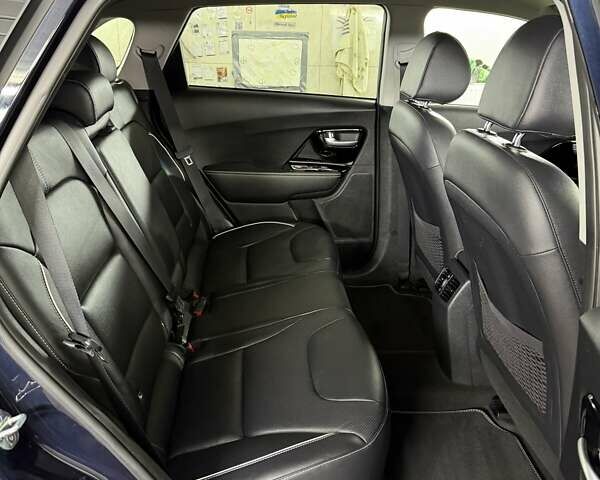 Синій Кіа Niro, об'ємом двигуна 0 л та пробігом 144 тис. км за 18799 $, фото 45 на Automoto.ua