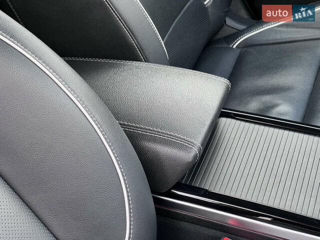 Синий Киа Niro, объемом двигателя 0 л и пробегом 126 тыс. км за 18548 $, фото 41 на Automoto.ua