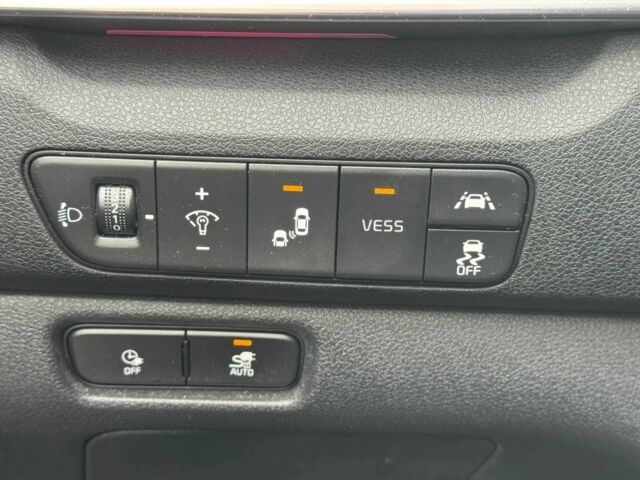 Синій Кіа Niro, об'ємом двигуна 0 л та пробігом 56 тис. км за 16000 $, фото 12 на Automoto.ua