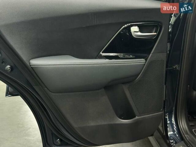 Синій Кіа Niro, об'ємом двигуна 0 л та пробігом 130 тис. км за 19071 $, фото 27 на Automoto.ua