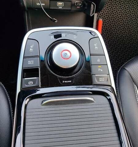 Синий Киа Niro, объемом двигателя 0 л и пробегом 104 тыс. км за 20800 $, фото 10 на Automoto.ua