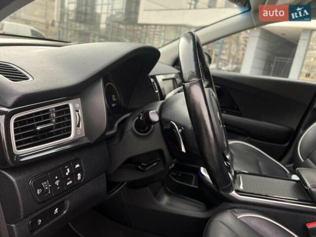 Синий Киа Niro, объемом двигателя 0 л и пробегом 89 тыс. км за 17500 $, фото 48 на Automoto.ua