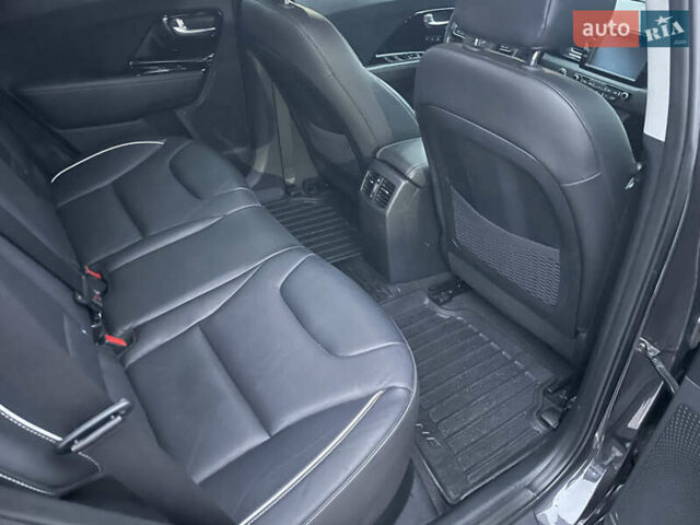 Синій Кіа Niro, об'ємом двигуна 0 л та пробігом 139 тис. км за 18500 $, фото 15 на Automoto.ua