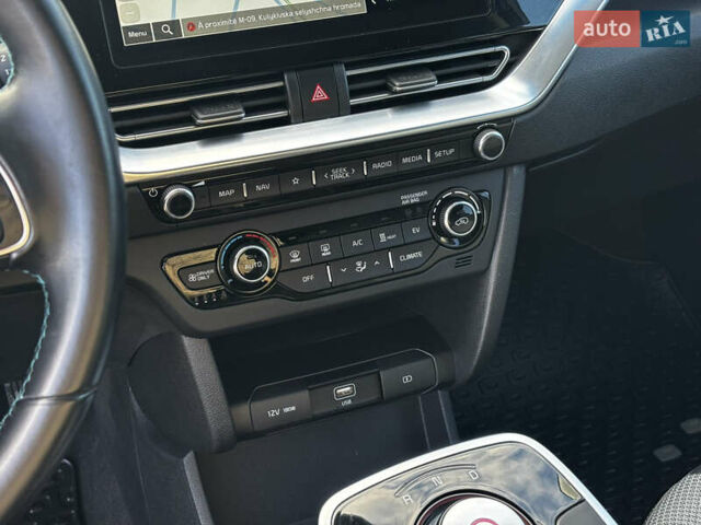 Синий Киа Niro, объемом двигателя 0 л и пробегом 76 тыс. км за 19999 $, фото 28 на Automoto.ua