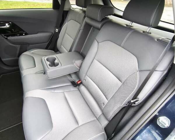 Синій Кіа Niro, об'ємом двигуна 0 л та пробігом 150 тис. км за 18000 $, фото 36 на Automoto.ua