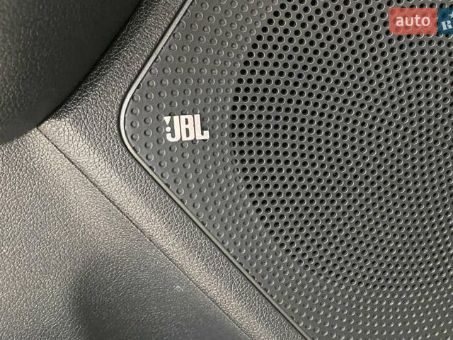 Синій Кіа Niro, об'ємом двигуна 0 л та пробігом 101 тис. км за 20950 $, фото 10 на Automoto.ua