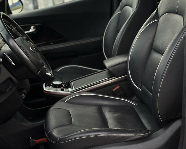 Синій Кіа Niro, об'ємом двигуна 0 л та пробігом 130 тис. км за 18990 $, фото 37 на Automoto.ua