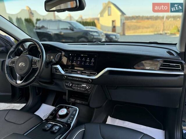 Синий Киа Niro, объемом двигателя 0 л и пробегом 78 тыс. км за 20950 $, фото 102 на Automoto.ua