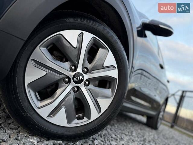 Синій Кіа Niro, об'ємом двигуна 0 л та пробігом 81 тис. км за 19350 $, фото 25 на Automoto.ua