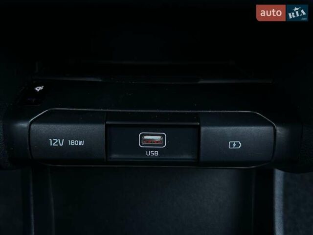 Синий Киа Niro, объемом двигателя 0 л и пробегом 58 тыс. км за 22900 $, фото 56 на Automoto.ua