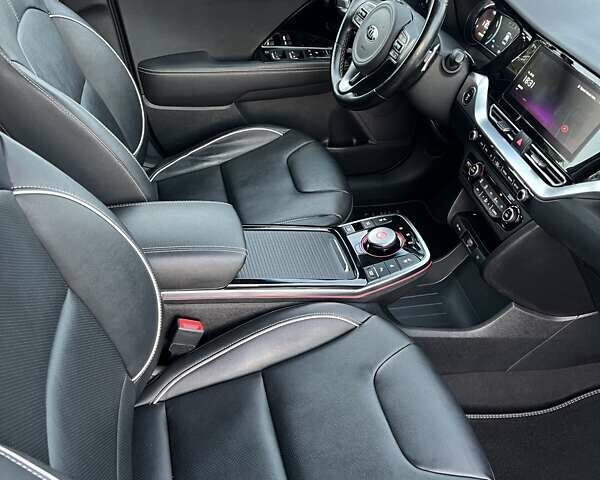 Киа Niro 2020 в Луцке на Automoto.ua Синий Киа Niro, объемом двигателя 0 л и пробегом 119 тыс. км за 19999 $, фото 38 на Automoto.ua