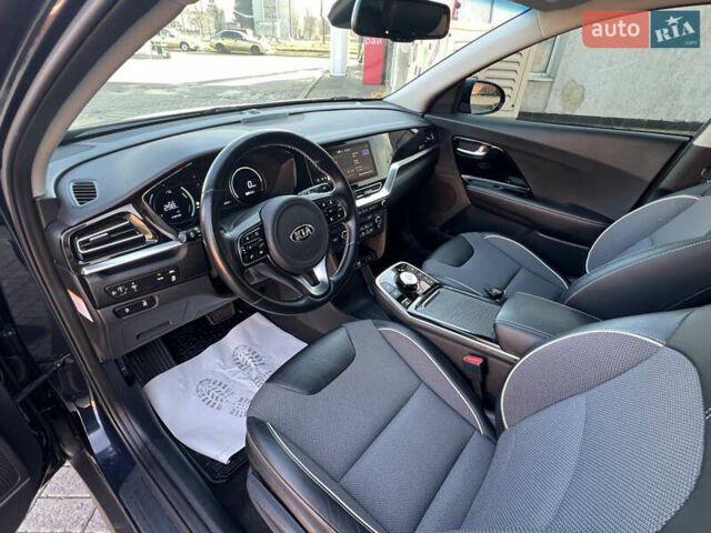 Синий Киа Niro, объемом двигателя 0 л и пробегом 92 тыс. км за 18799 $, фото 34 на Automoto.ua