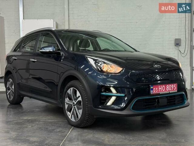 Синий Киа Niro, объемом двигателя 0 л и пробегом 90 тыс. км за 18427 $, фото 1 на Automoto.ua