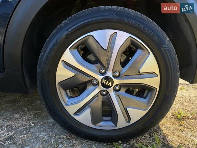 Киа Niro 2020 в Львове на Automoto.ua Синий Киа Niro, объемом двигателя 0 л и пробегом 97 тыс. км за 20950 $, фото 25 на Automoto.ua
