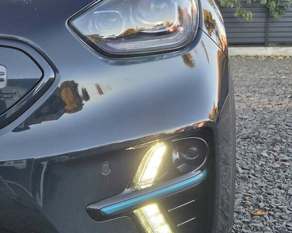 Синий Киа Niro, объемом двигателя 0 л и пробегом 143 тыс. км за 18999 $, фото 4 на Automoto.ua