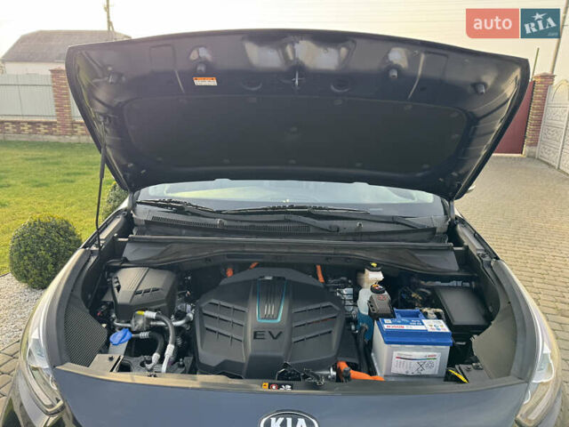 Синий Киа Niro, объемом двигателя 0 л и пробегом 156 тыс. км за 18900 $, фото 20 на Automoto.ua