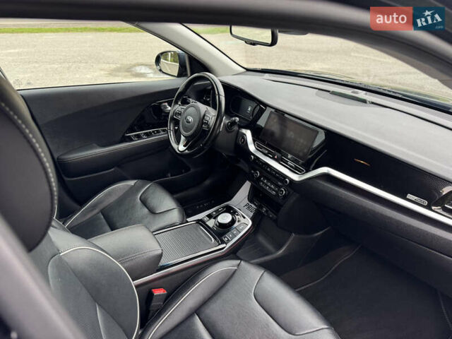 Синий Киа Niro, объемом двигателя 0 л и пробегом 156 тыс. км за 18800 $, фото 71 на Automoto.ua