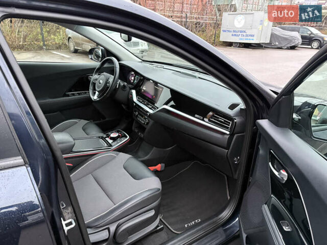 Синий Киа Niro, объемом двигателя 0 л и пробегом 125 тыс. км за 19600 $, фото 19 на Automoto.ua