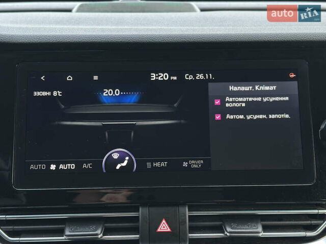 Синій Кіа Niro, об'ємом двигуна 0 л та пробігом 130 тис. км за 18990 $, фото 73 на Automoto.ua