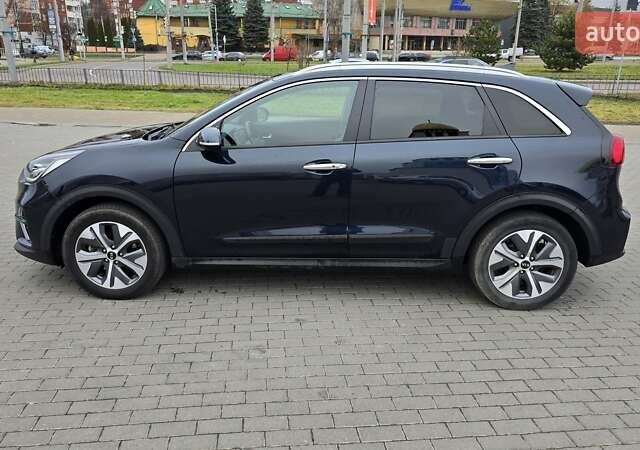 Синій Кіа Niro, об'ємом двигуна 0 л та пробігом 149 тис. км за 19000 $, фото 3 на Automoto.ua