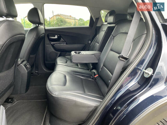 Синий Киа Niro, объемом двигателя 0 л и пробегом 119 тыс. км за 20800 $, фото 82 на Automoto.ua