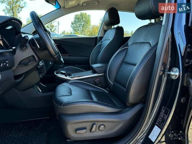 Синий Киа Niro, объемом двигателя 0 л и пробегом 45 тыс. км за 23700 $, фото 1 на Automoto.ua