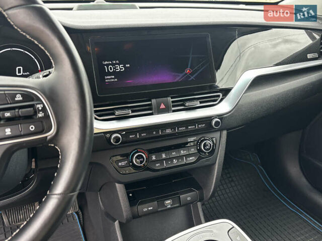 Синий Киа Niro, объемом двигателя 0 л и пробегом 60 тыс. км за 21999 $, фото 20 на Automoto.ua