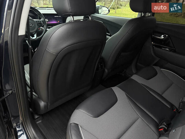 Синій Кіа Niro, об'ємом двигуна 0 л та пробігом 88 тис. км за 19750 $, фото 44 на Automoto.ua