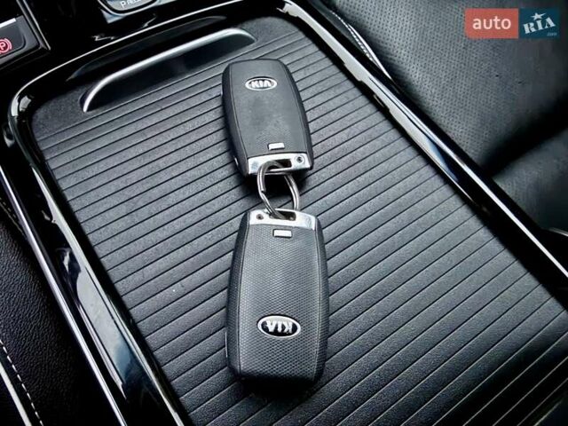 Синій Кіа Niro, об'ємом двигуна 0 л та пробігом 84 тис. км за 19450 $, фото 60 на Automoto.ua