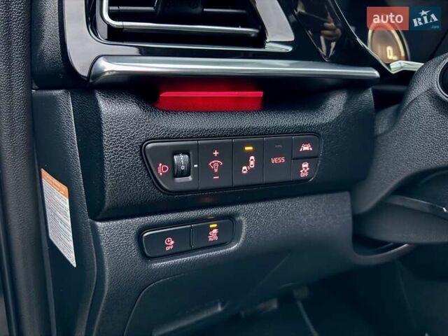 Синій Кіа Niro, об'ємом двигуна 0 л та пробігом 84 тис. км за 19450 $, фото 53 на Automoto.ua