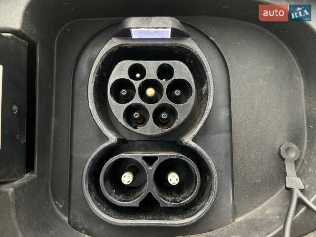 Синій Кіа Niro, об'ємом двигуна 0 л та пробігом 70 тис. км за 23200 $, фото 16 на Automoto.ua