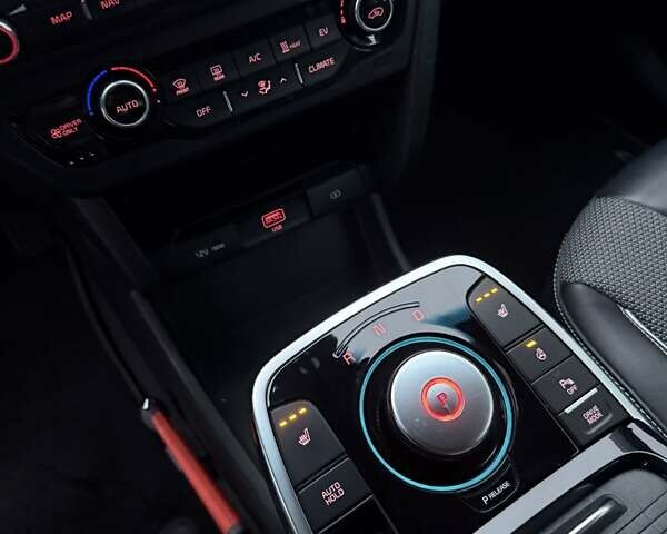 Синий Киа Niro, объемом двигателя 0 л и пробегом 138 тыс. км за 18900 $, фото 19 на Automoto.ua