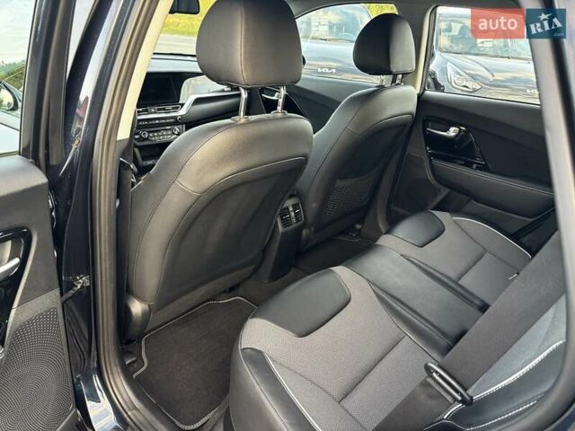 Синій Кіа Niro, об'ємом двигуна 0 л та пробігом 112 тис. км за 18800 $, фото 12 на Automoto.ua