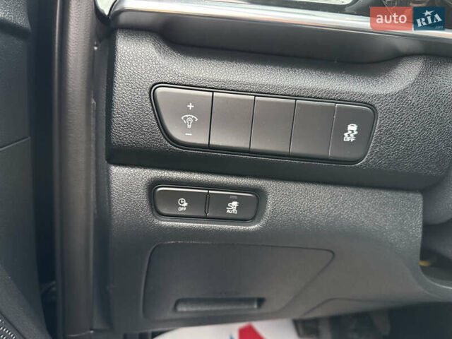 Синій Кіа Niro, об'ємом двигуна 0 л та пробігом 67 тис. км за 19000 $, фото 32 на Automoto.ua