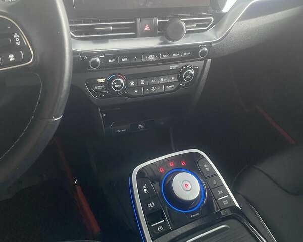 Синій Кіа Niro, об'ємом двигуна 0 л та пробігом 99 тис. км за 19000 $, фото 5 на Automoto.ua