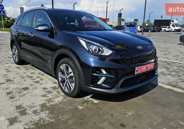 Синий Киа Niro, объемом двигателя 0 л и пробегом 101 тыс. км за 18200 $, фото 1 на Automoto.ua