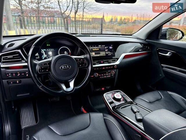 Синій Кіа Niro, об'ємом двигуна 0 л та пробігом 84 тис. км за 19450 $, фото 52 на Automoto.ua