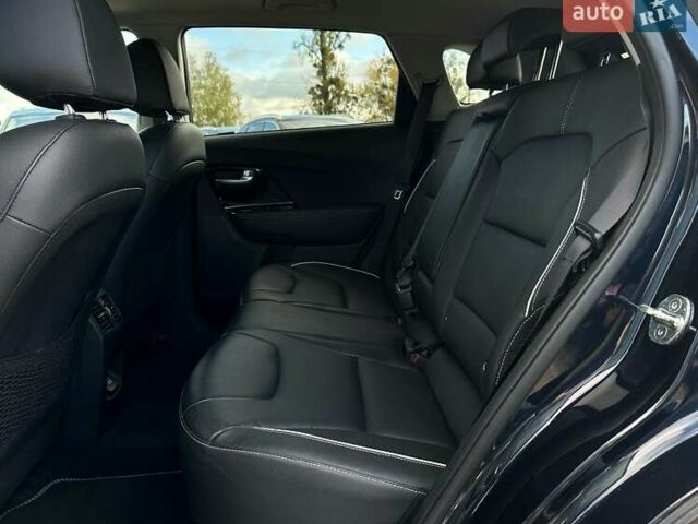 Синій Кіа Niro, об'ємом двигуна 0 л та пробігом 57 тис. км за 24700 $, фото 75 на Automoto.ua