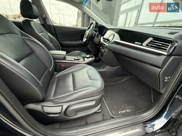 Синій Кіа Niro, об'ємом двигуна 0 л та пробігом 124 тис. км за 19950 $, фото 59 на Automoto.ua