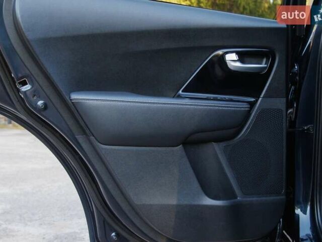 Синий Киа Niro, объемом двигателя 0 л и пробегом 125 тыс. км за 18950 $, фото 77 на Automoto.ua