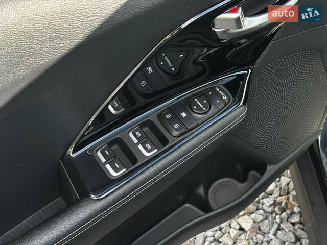 Синий Киа Niro, объемом двигателя 0 л и пробегом 110 тыс. км за 21650 $, фото 13 на Automoto.ua