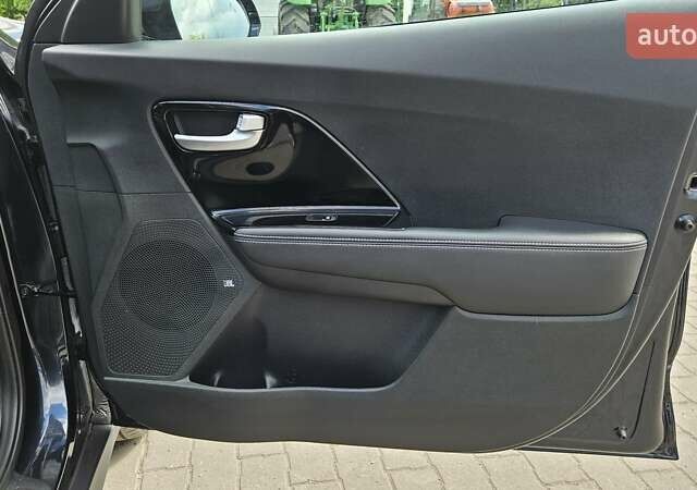 Синий Киа Niro, объемом двигателя 0 л и пробегом 120 тыс. км за 19800 $, фото 24 на Automoto.ua